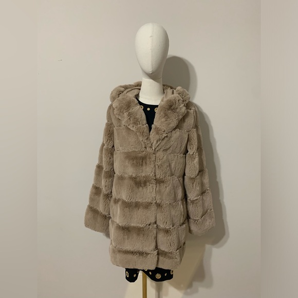 BCBGMaxAzria Hooded Tan Faux Fur Coat - Picture 6 of 17